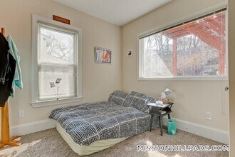 28-30 Hillside St-Unit -1 in Boston, MA - Building Photo - Building Photo