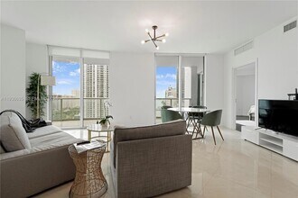 300 S Biscayne Blvd, Unit T1608 in Miami, FL - Foto de edificio - Building Photo