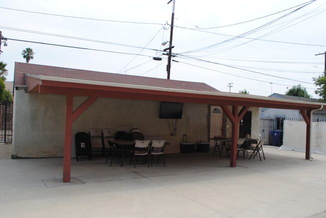 7306 Tujunga Ave in North Hollywood, CA - Building Photo - Building Photo