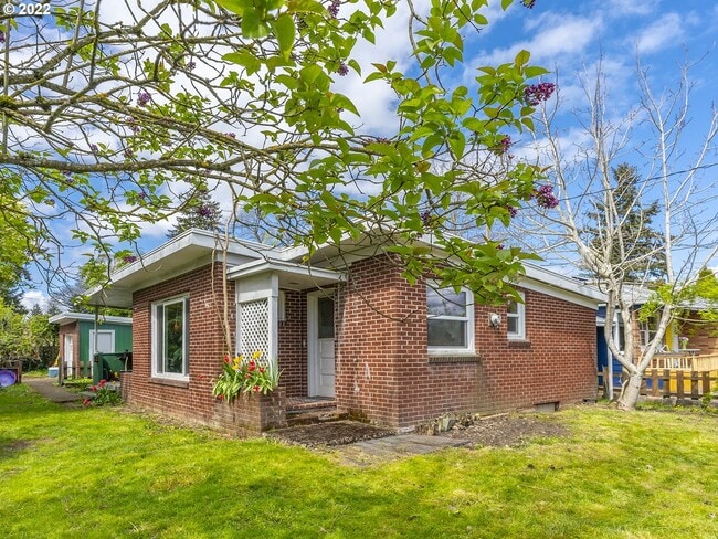property at 6735 NE Going St