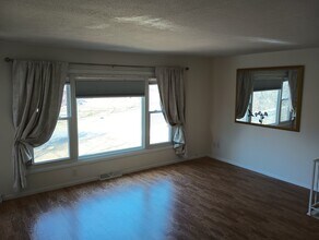 6599 Addie Ln in Eden Prairie, MN - Foto de edificio - Building Photo