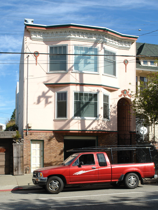 30 Cabrillo St in San Francisco, CA - Building Photo