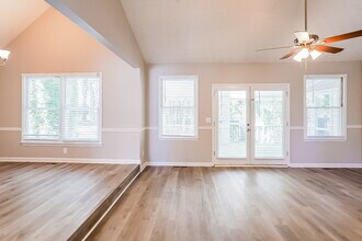 301 Sandhurst Way SW in Marietta, GA - Building Photo - Building Photo