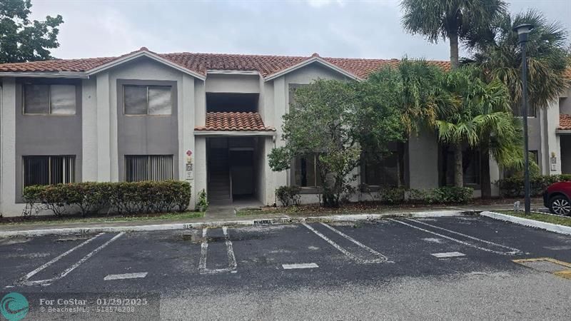 3259 Coral Lake Dr in Coral Springs, FL - Building Photo