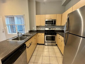 4955 N Damen Ave, Unit 1R in Chicago, IL - Building Photo - Building Photo