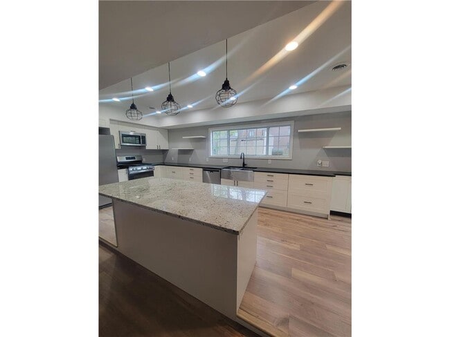 47 6th Ave S in Hopkins, MN - Building Photo - Building Photo