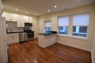 3232 N Clark St in Chicago, IL - Building Photo - Building Photo