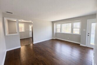 108 Revere Dr in Greensboro, NC - Building Photo - Building Photo