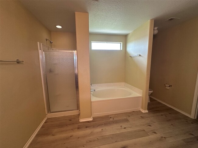 5807 Camelia Evergreen Ln