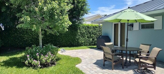 9583 SE Little Club Way S in Tequesta, FL - Building Photo - Building Photo