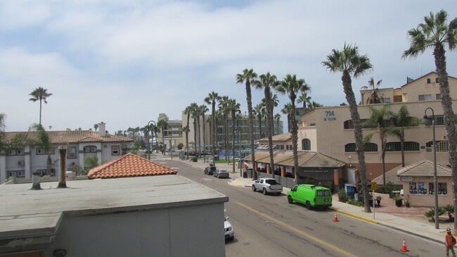 739 Seacoast Dr in Imperial Beach, CA - Building Photo - Building Photo