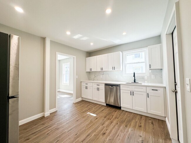 205 Shaw St in New London, CT - Building Photo - Building Photo