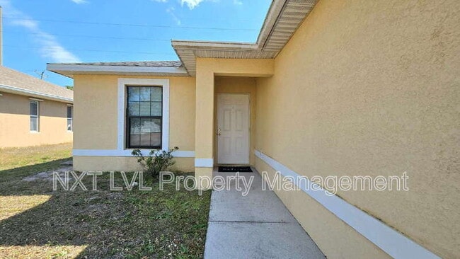 303 NE 24th Ave in Cape Coral, FL - Building Photo - Building Photo