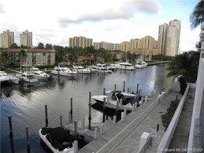 3029 NE 188th St, Unit 814 in Aventura, FL - Building Photo - Building Photo