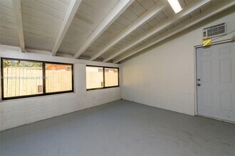 7830 SW 99th St in Miami, FL - Building Photo - Building Photo