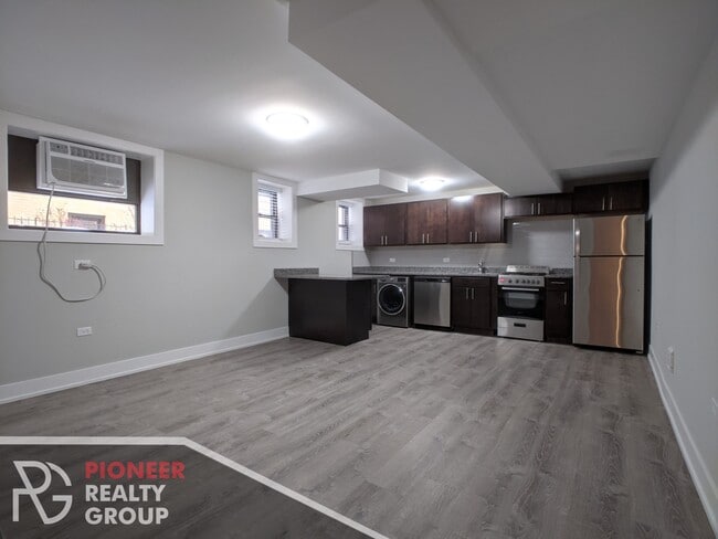 421 W Belden Ave, Unit 1 in Chicago, IL - Building Photo - Building Photo