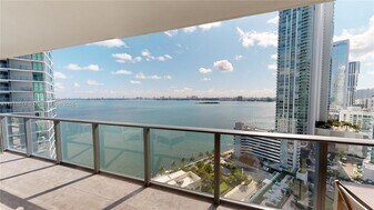 650 NE 32nd St, Unit 2005 in Miami, FL - Building Photo