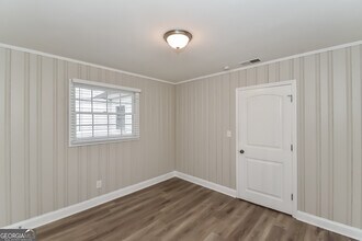 8467 Fairview Dr in Douglasville, GA - Building Photo - Building Photo