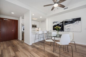 400 N Clinton St in Chicago, IL - Building Photo - Building Photo