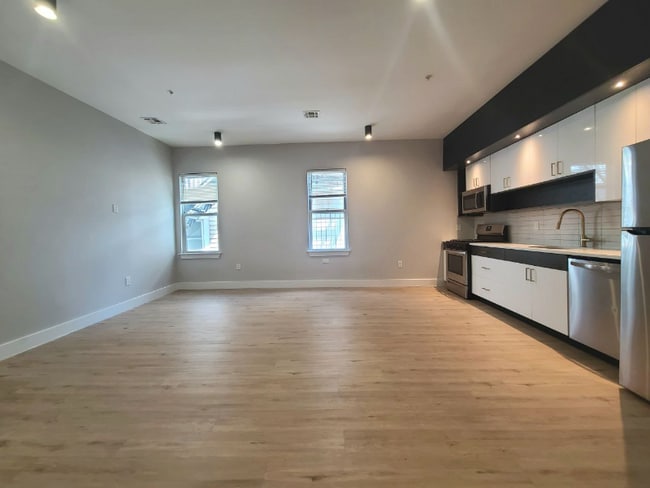 502 William St in East Orange, NJ - Building Photo - Building Photo