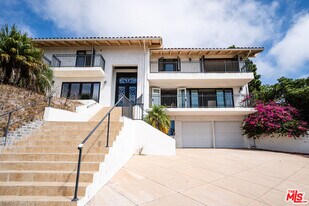1312 Via Zumaya in Palos Verdes Estates, CA - Building Photo