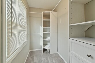 434 Hunters Way in Fox River Grove, IL - Foto de edificio - Building Photo