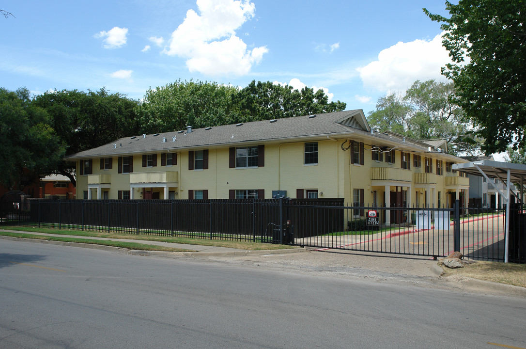 2787 Kings Rd in Dallas, TX - Building Photo