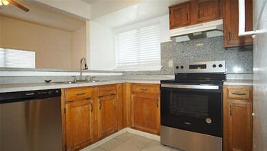 2428 Sunflower Dr in Arlington, TX - Building Photo - Building Photo