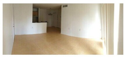 7120 NW 179th St, Unit 204 in Hialeah, FL - Building Photo - Building Photo