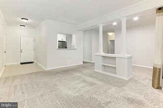 1704 Lake Shore Crest Dr in Reston, VA - Building Photo - Building Photo