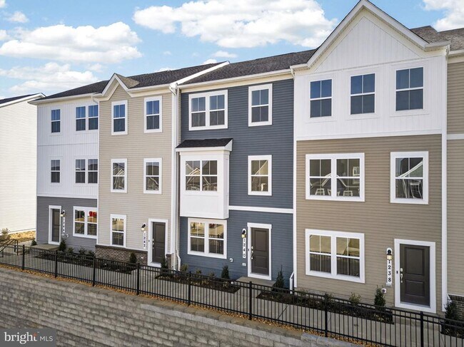 1240 Red Clover Ln in Ranson, WV - Building Photo - Building Photo