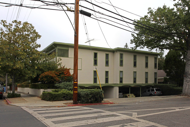 899 Webster St in Palo Alto, CA - Foto de edificio - Building Photo