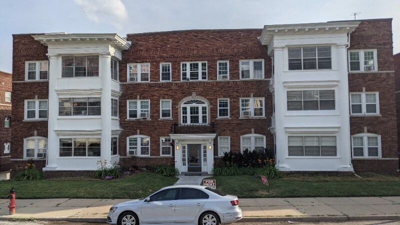 131-133 E 46th St in Kansas City, MO - Foto de edificio