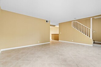 8246 Caminito Modena in San Diego, CA - Building Photo - Building Photo