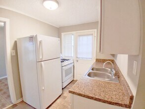 25551 Tungsten Rd in Euclid, OH - Building Photo - Building Photo