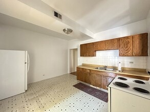 3147 W Medill Ave in Chicago, IL - Building Photo - Building Photo