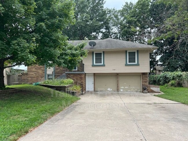 property at 7707 E 134th Terrace