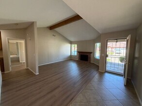 6905 Northshore Way in Sacramento, CA - Building Photo - Building Photo