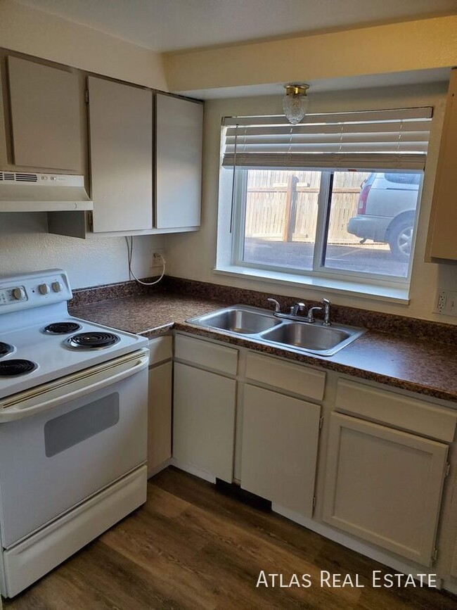 4320 Airport Rd in Colorado Springs, CO - Building Photo - Building Photo
