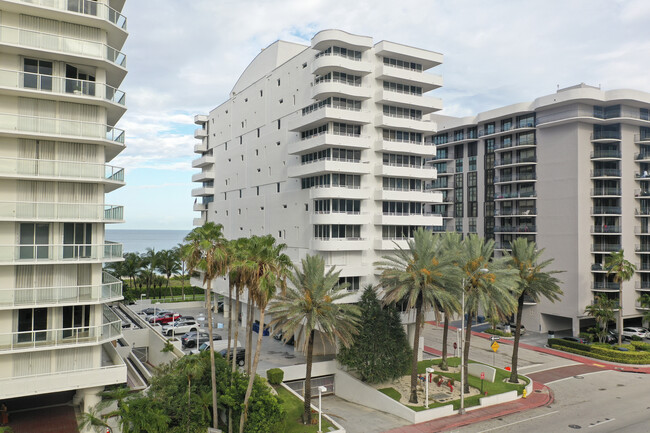 Rimini Beach in Surfside, FL - Building Photo - Building Photo