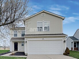 2130 Summer Breeze Way in Greenwood, IN - Building Photo