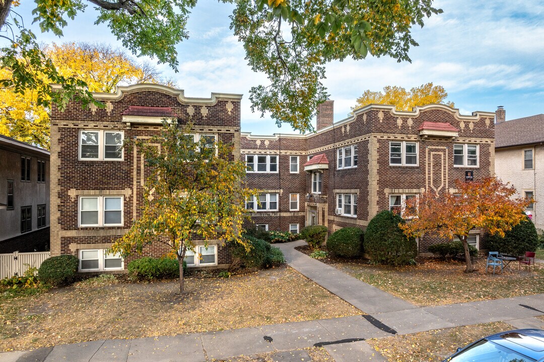 3528 Pleasant Ave S in Minneapolis, MN - Foto de edificio