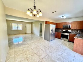 6133 Buchanan St in Hollywood, FL - Building Photo