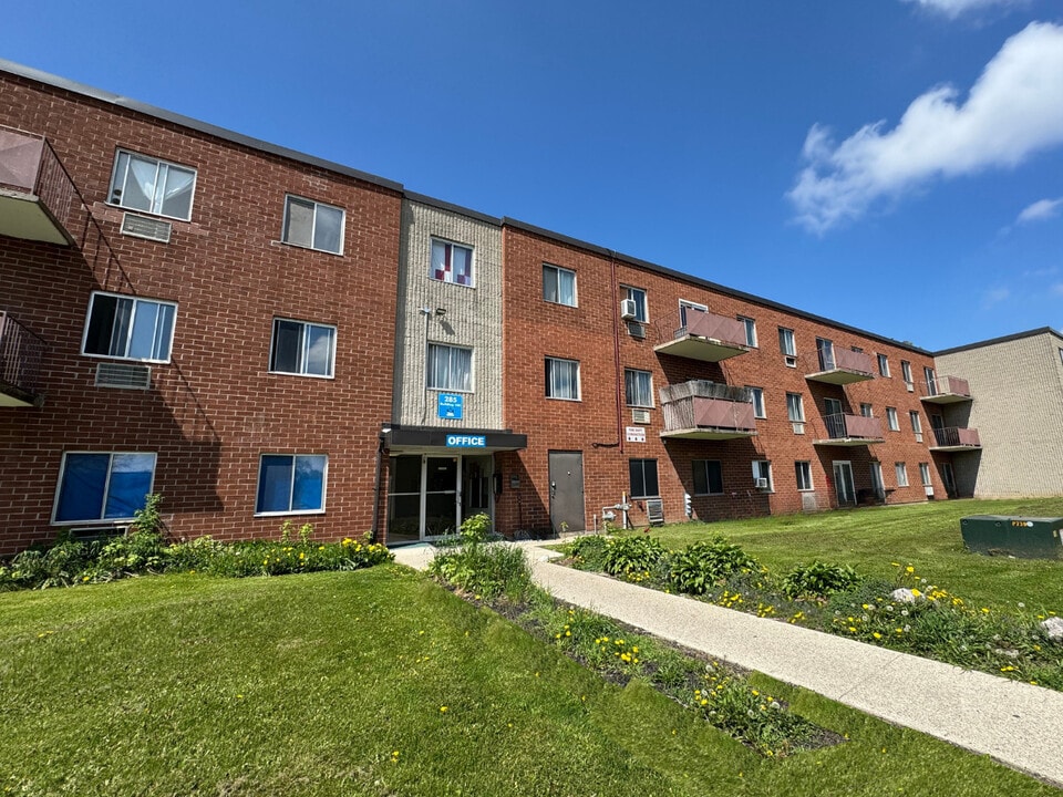 Thames Garden Apartments in Ingersoll, ON - Building Photo