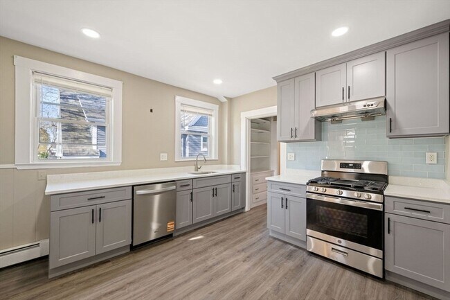 46 Quincy St in Medford, MA - Building Photo - Building Photo