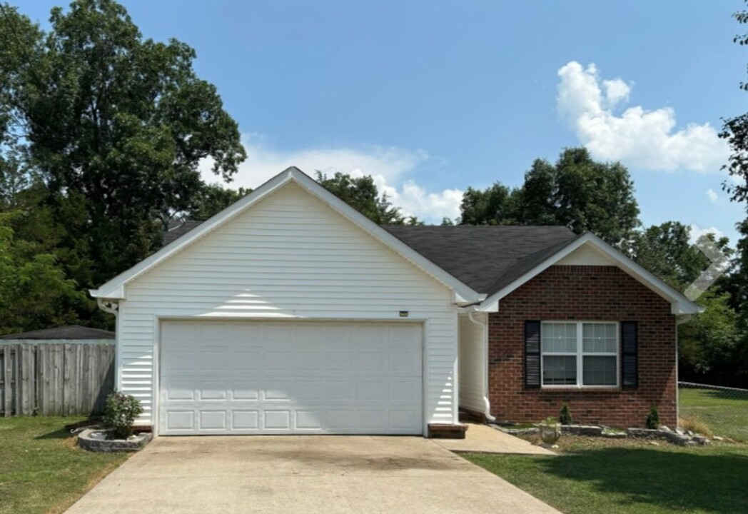 2726 Gold Valley Dr in Murfreesboro, TN - Building Photo