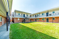 Quail Court Apartments in Houma, LA - Building Photo - Building Photo