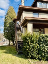 605 Beechwood Ave, Unit Apartment A in Carnegie, PA - Building Photo - Building Photo
