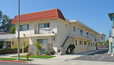 3207 Bagley Ave in Los Angeles, CA - Building Photo - Building Photo