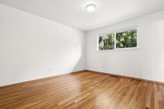 2210 167th Ave NE in Bellevue, WA - Building Photo - Building Photo